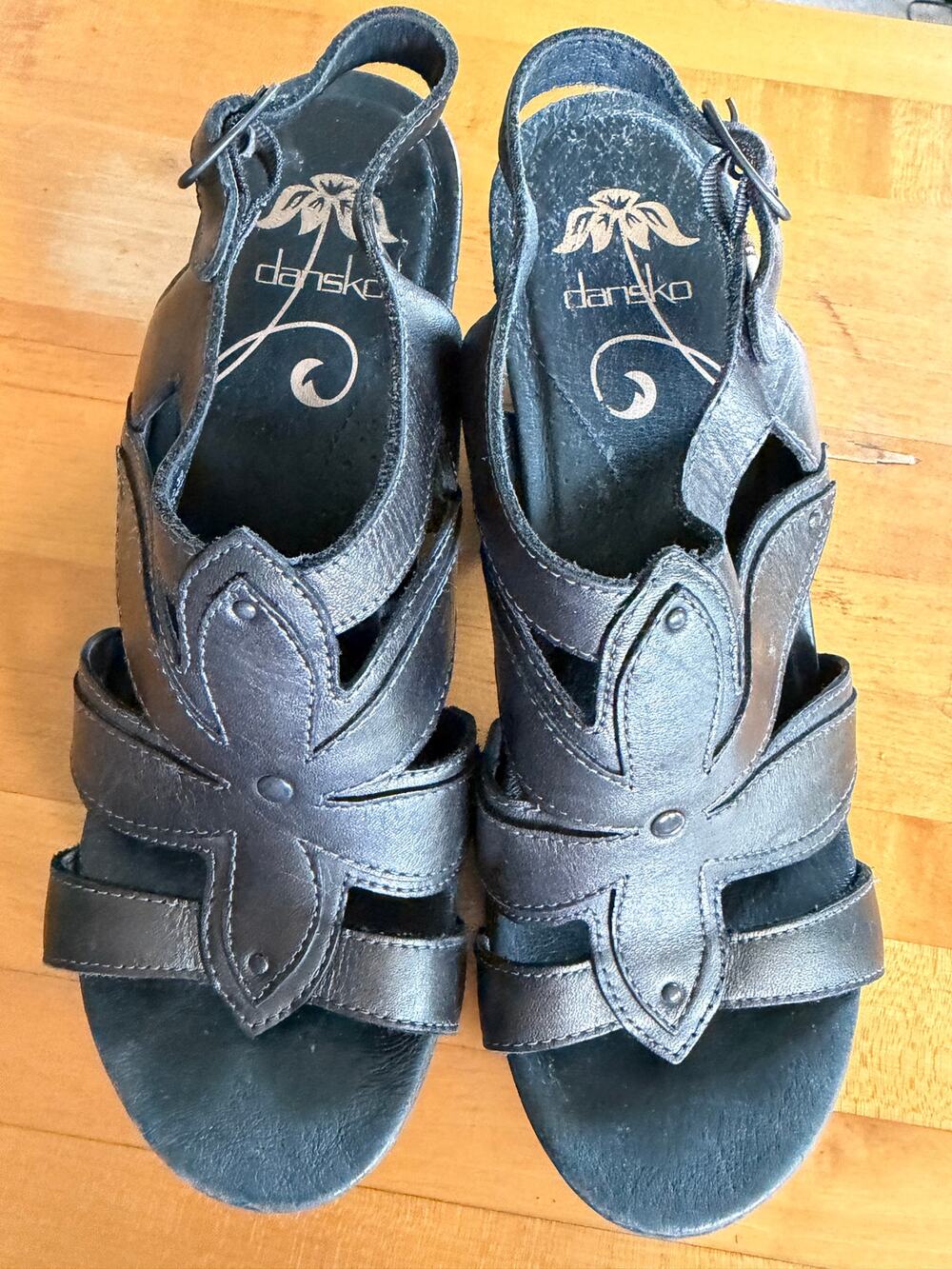 Dansko Nina Black Leather Sandals Slingback Block Heel Floral Cutout Size 39